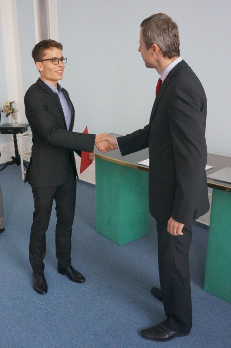 2017 Předání maturitního vysvědčení