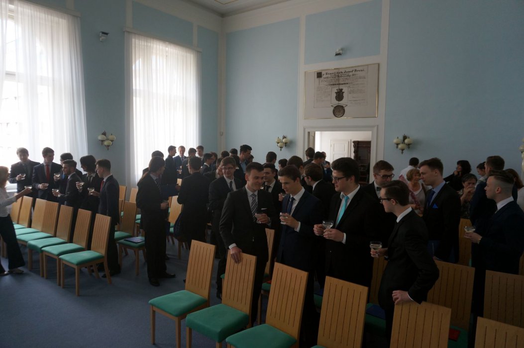 2017 Předání maturitního vysvědčení