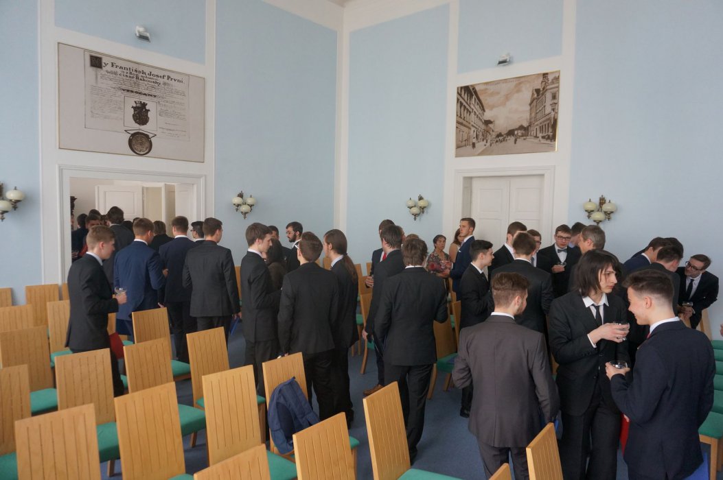 2017 Předání maturitního vysvědčení