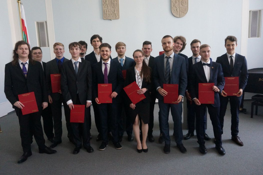 2019 Předání maturitního vysvědčení