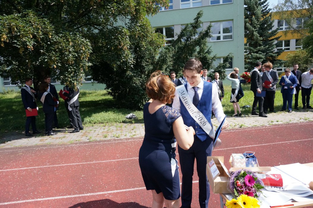 2020 Předání maturitního vysvědčení