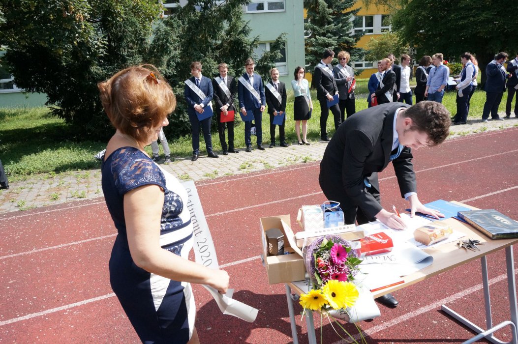 2020 Předání maturitního vysvědčení