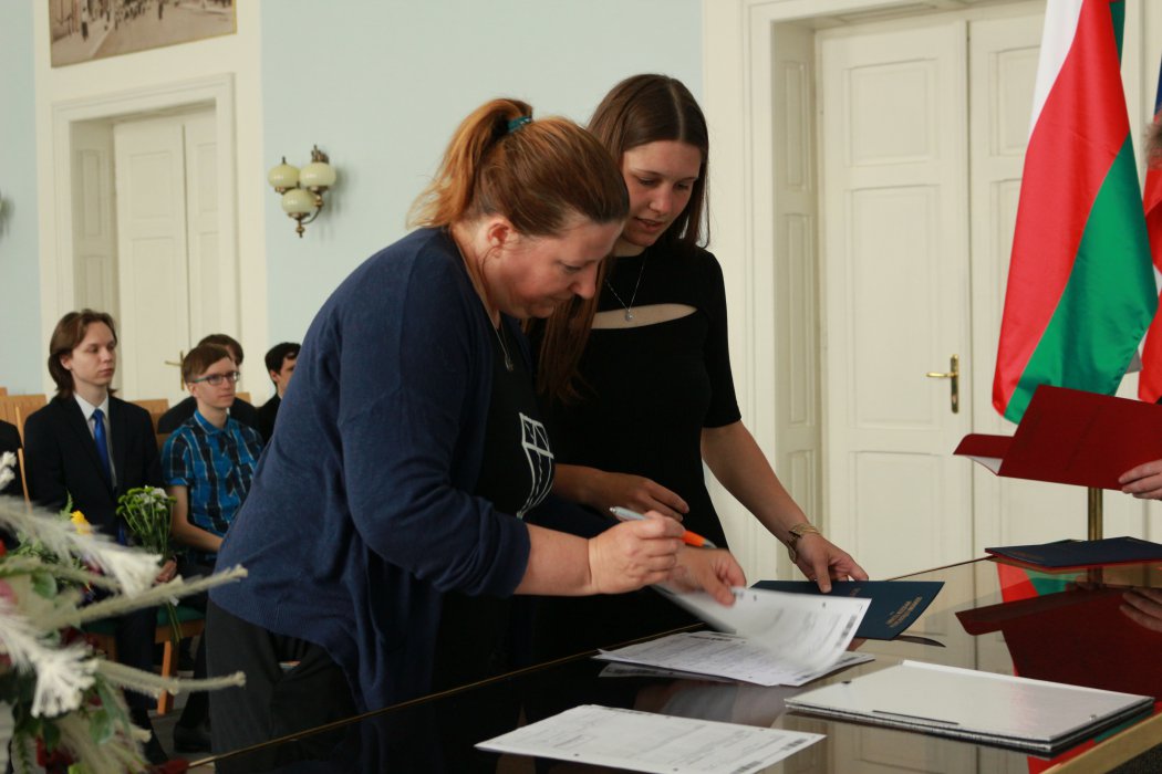 2022 Předání maturitního vysvědčení