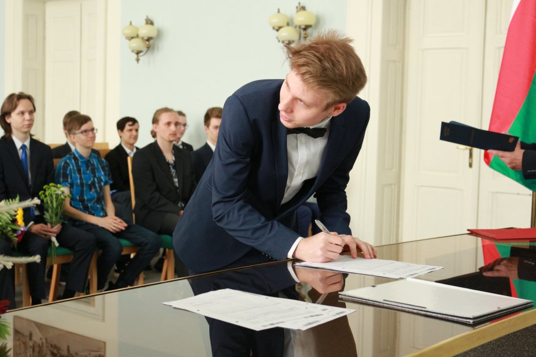 2022 Předání maturitního vysvědčení