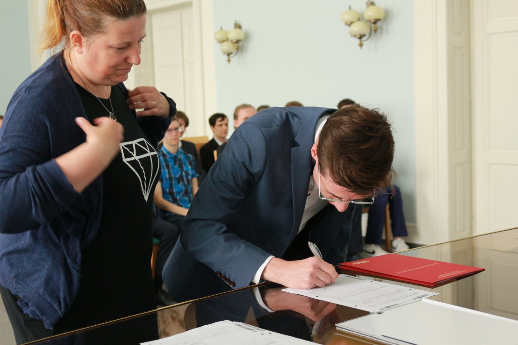 2022 Předání maturitního vysvědčení