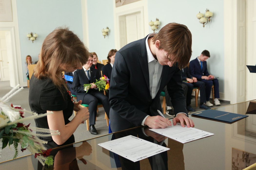 2022 Předání maturitního vysvědčení