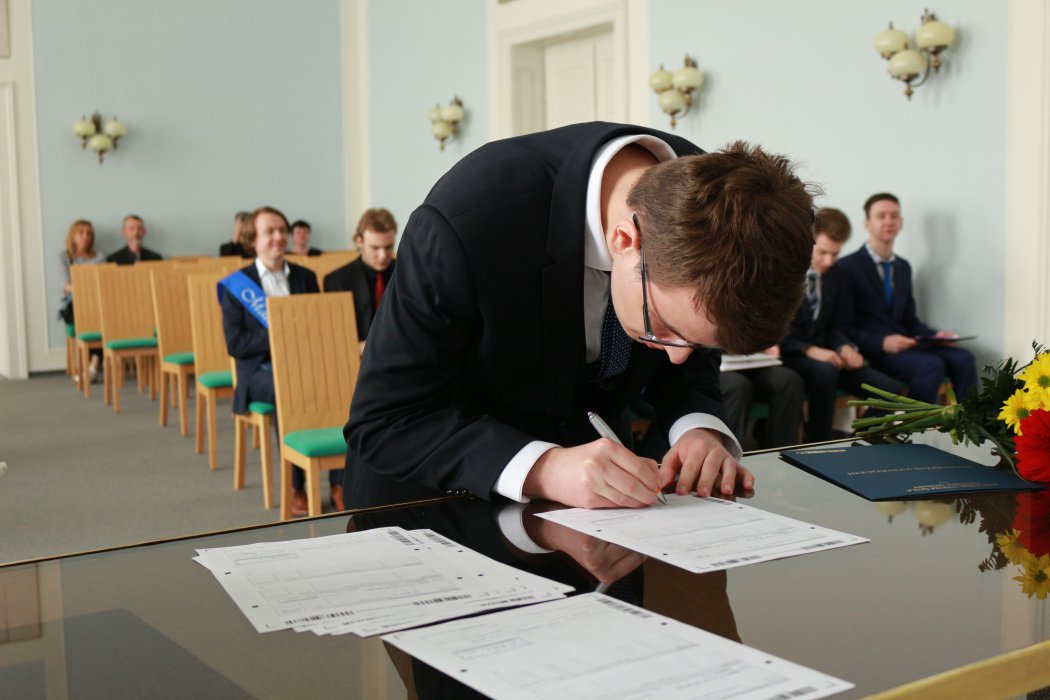 2022 Předání maturitního vysvědčení
