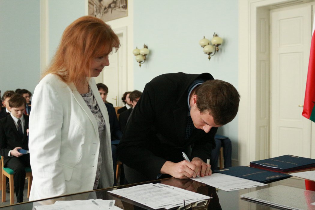2022 Předání maturitního vysvědčení