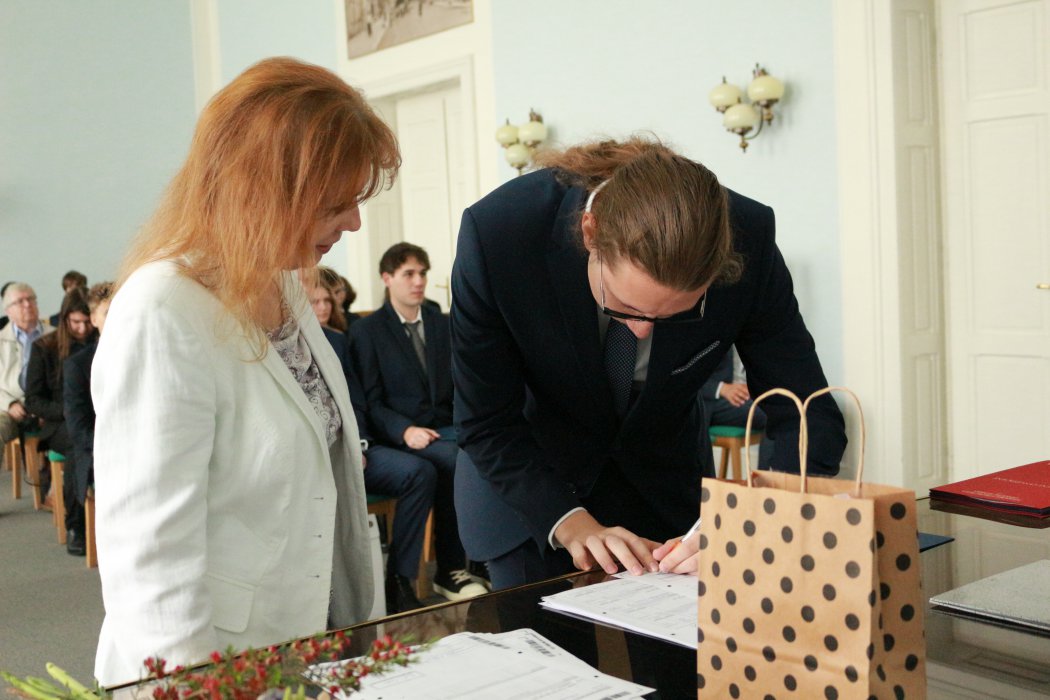 2022 Předání maturitního vysvědčení