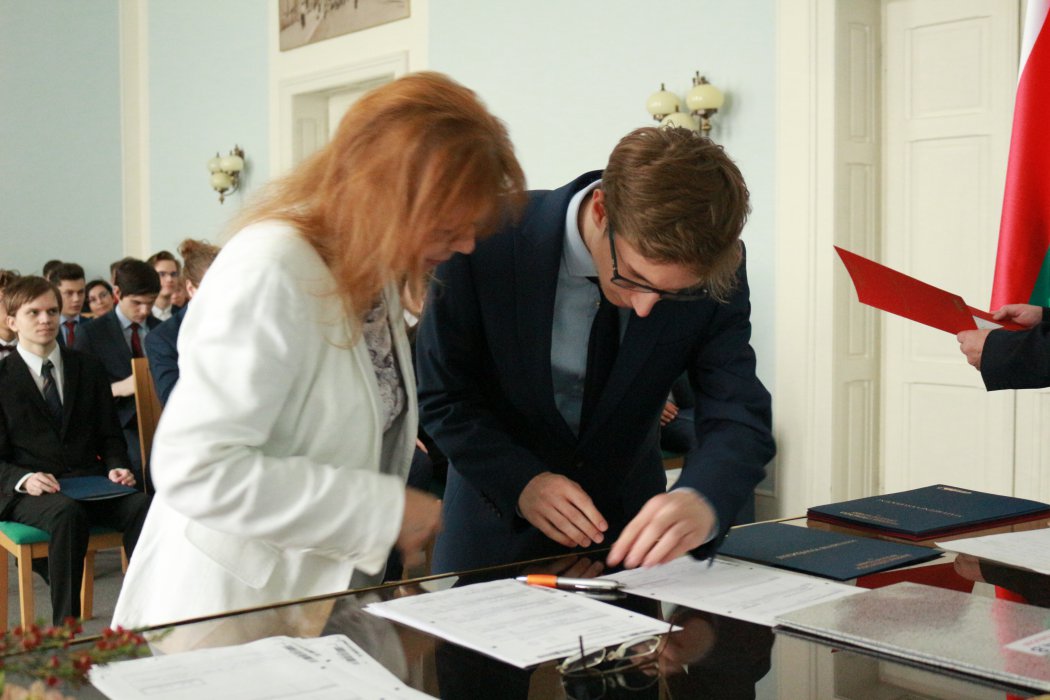 2022 Předání maturitního vysvědčení