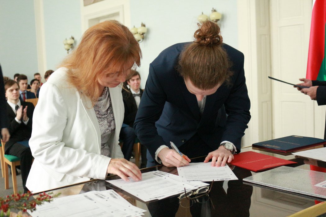 2022 Předání maturitního vysvědčení