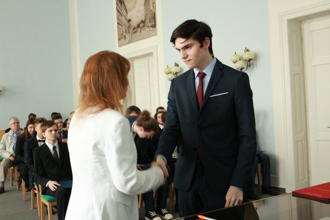 2022 Předání maturitního vysvědčení