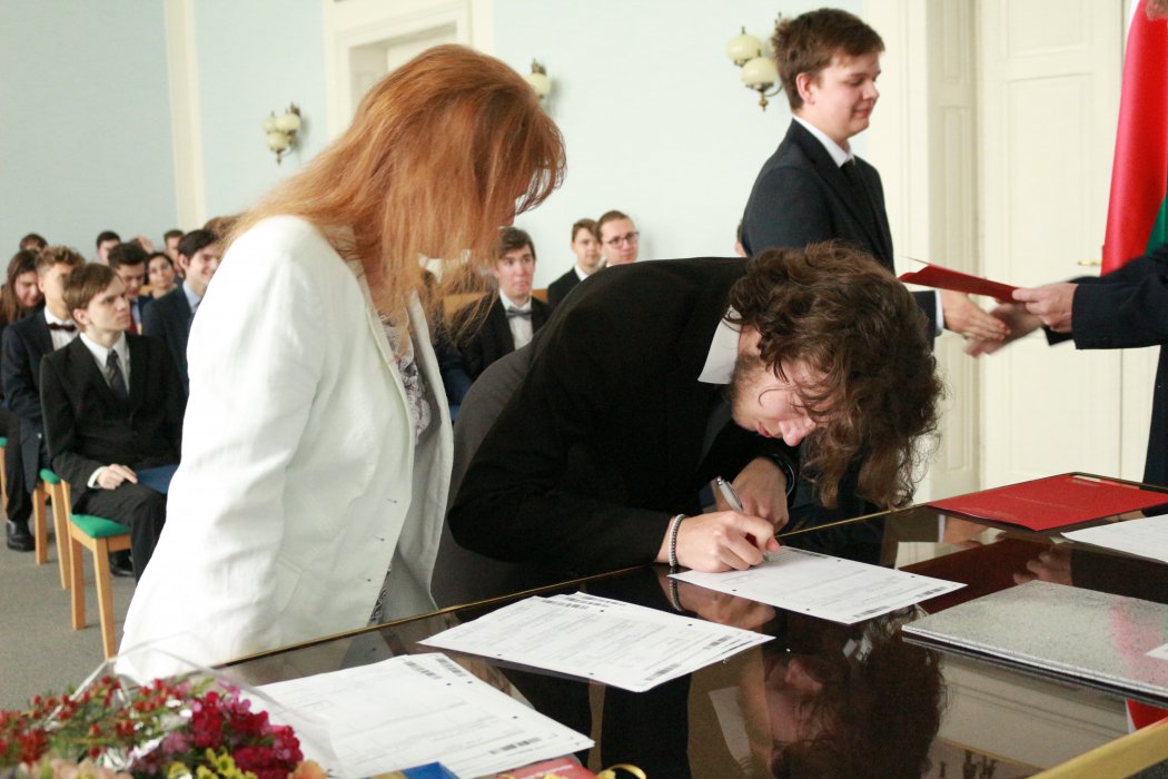 2022 Předání maturitního vysvědčení