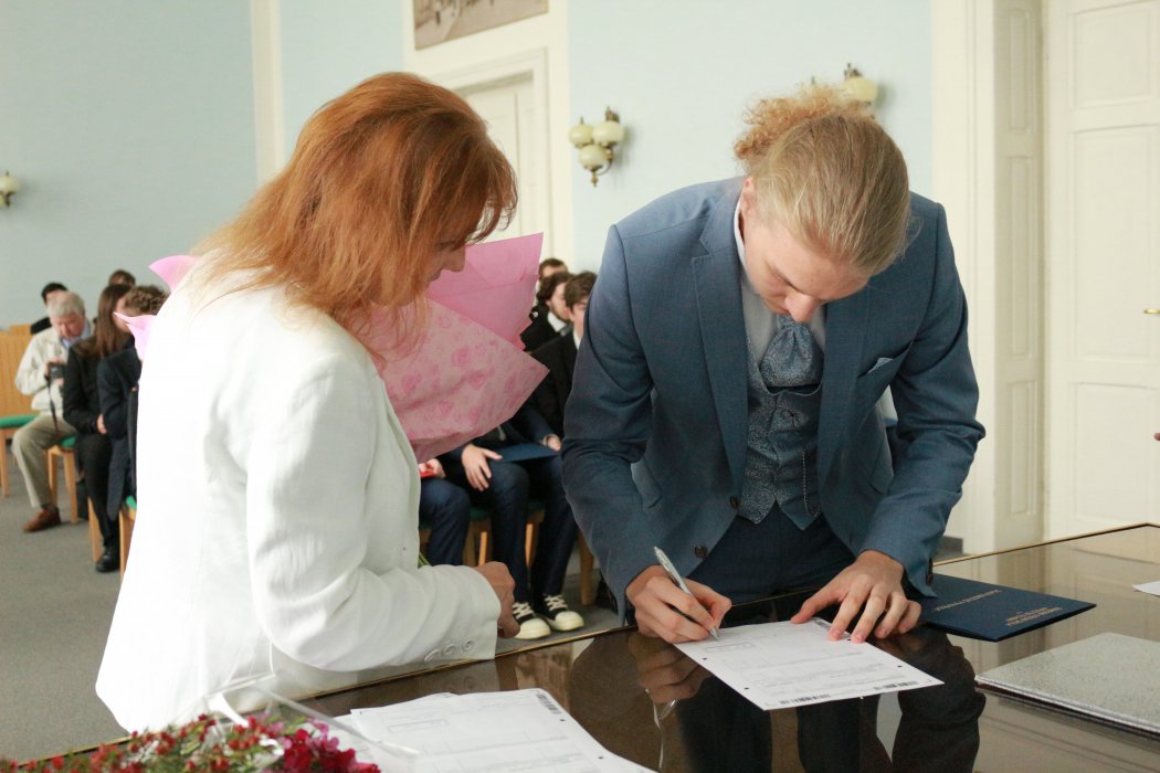 2022 Předání maturitního vysvědčení