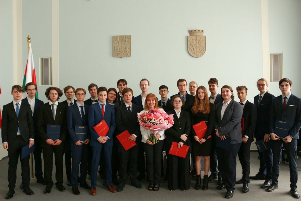 2022 Předání maturitního vysvědčení